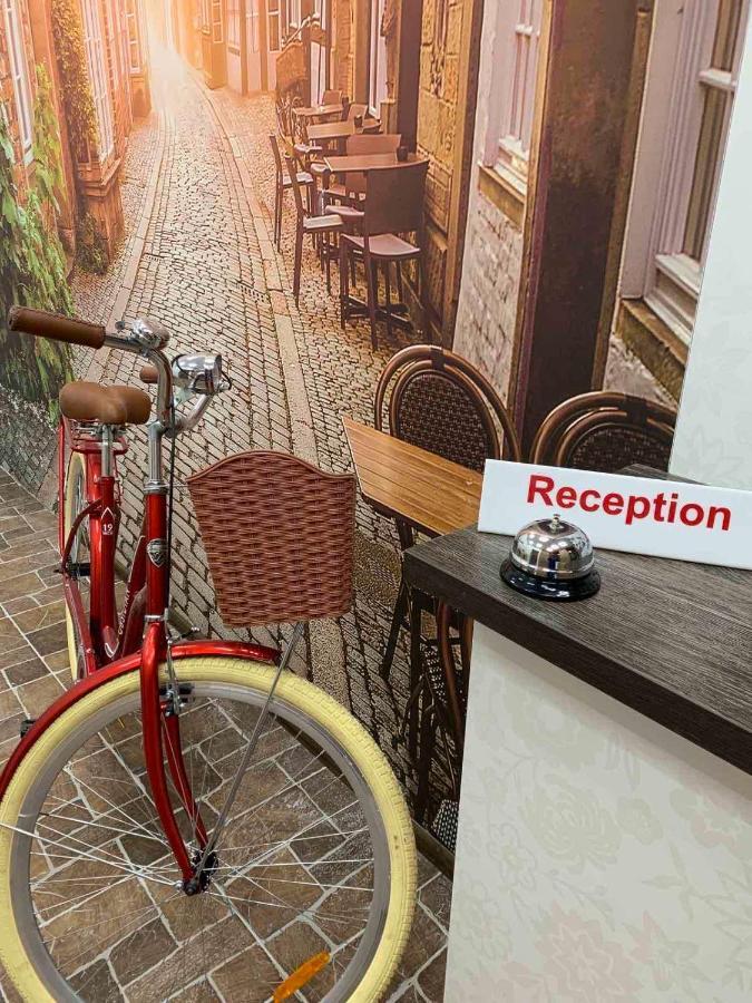 Hotel Rover Lviv Bagian luar foto