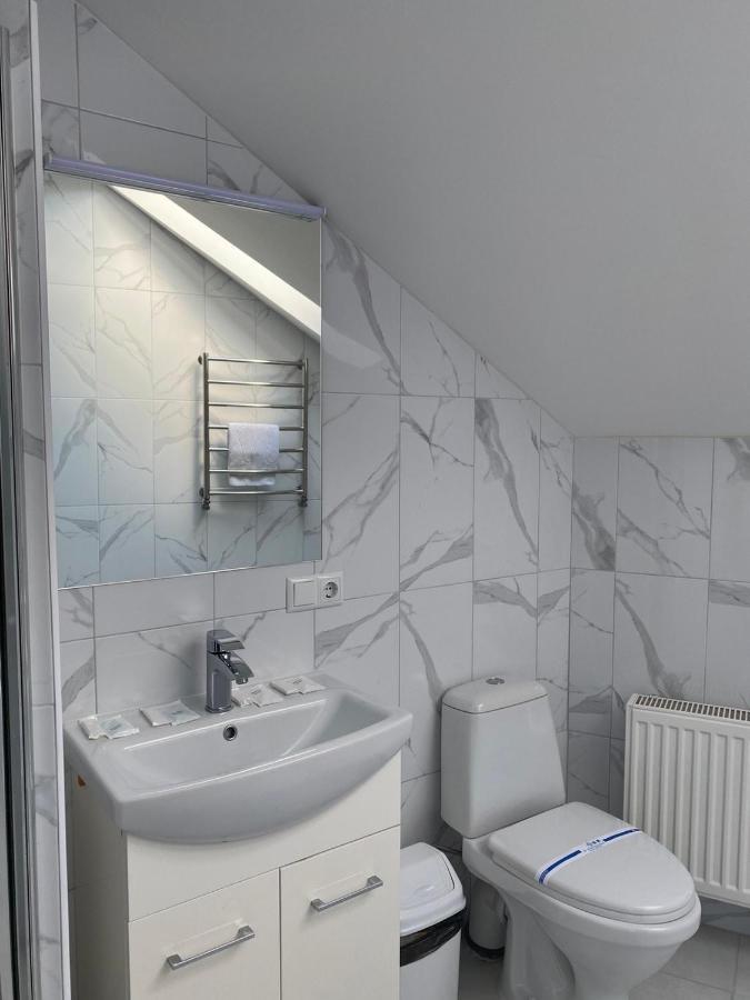 Hotel Rover Lviv Bagian luar foto