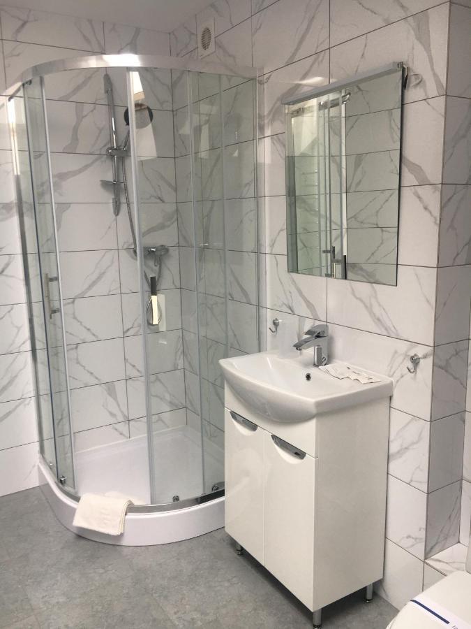 Hotel Rover Lviv Bagian luar foto