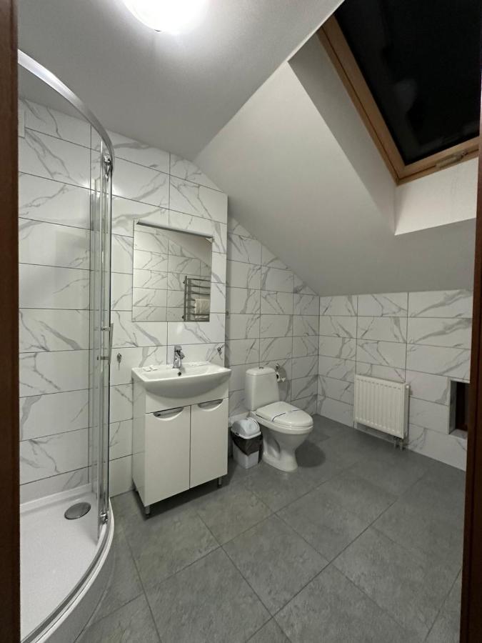 Hotel Rover Lviv Bagian luar foto